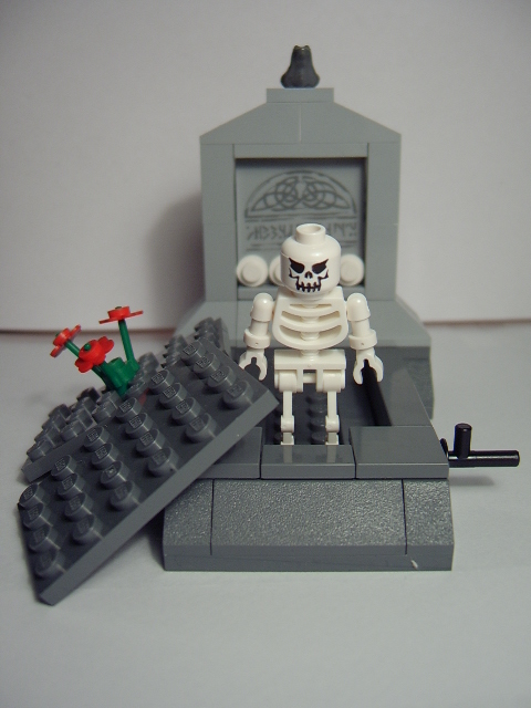 4766graveopen.jpg