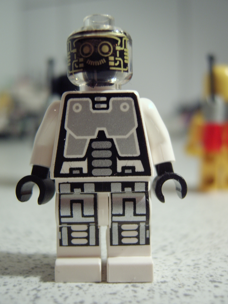 ufo_droid_white.jpg