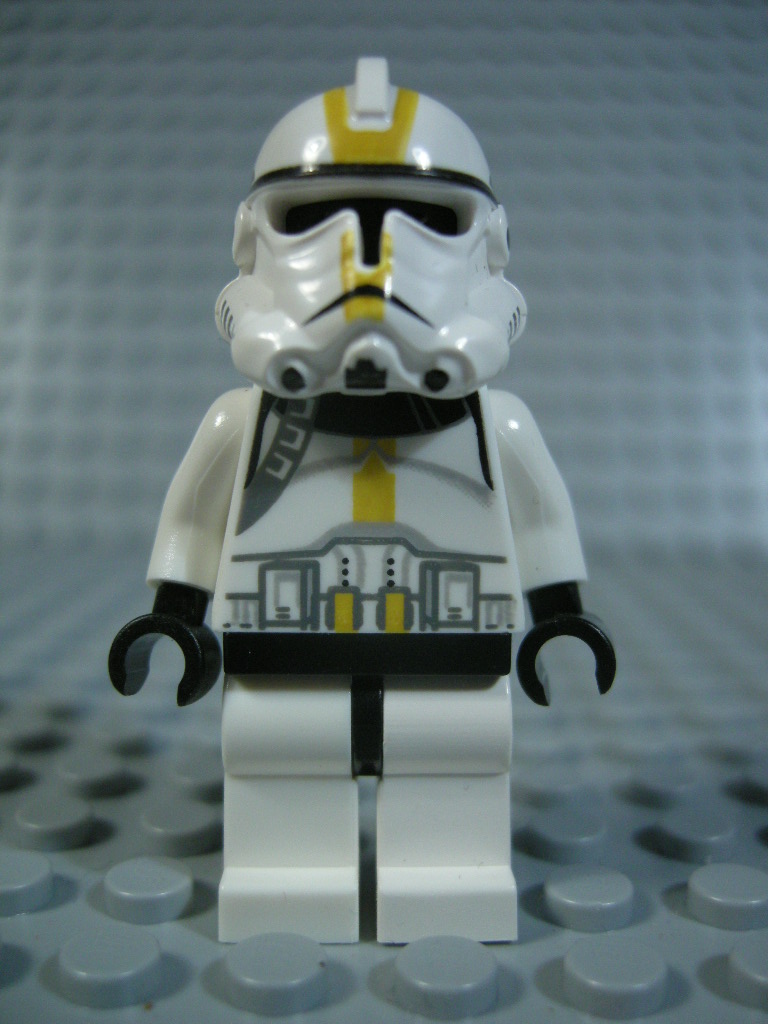 clone_trooper_yellow_front.jpg