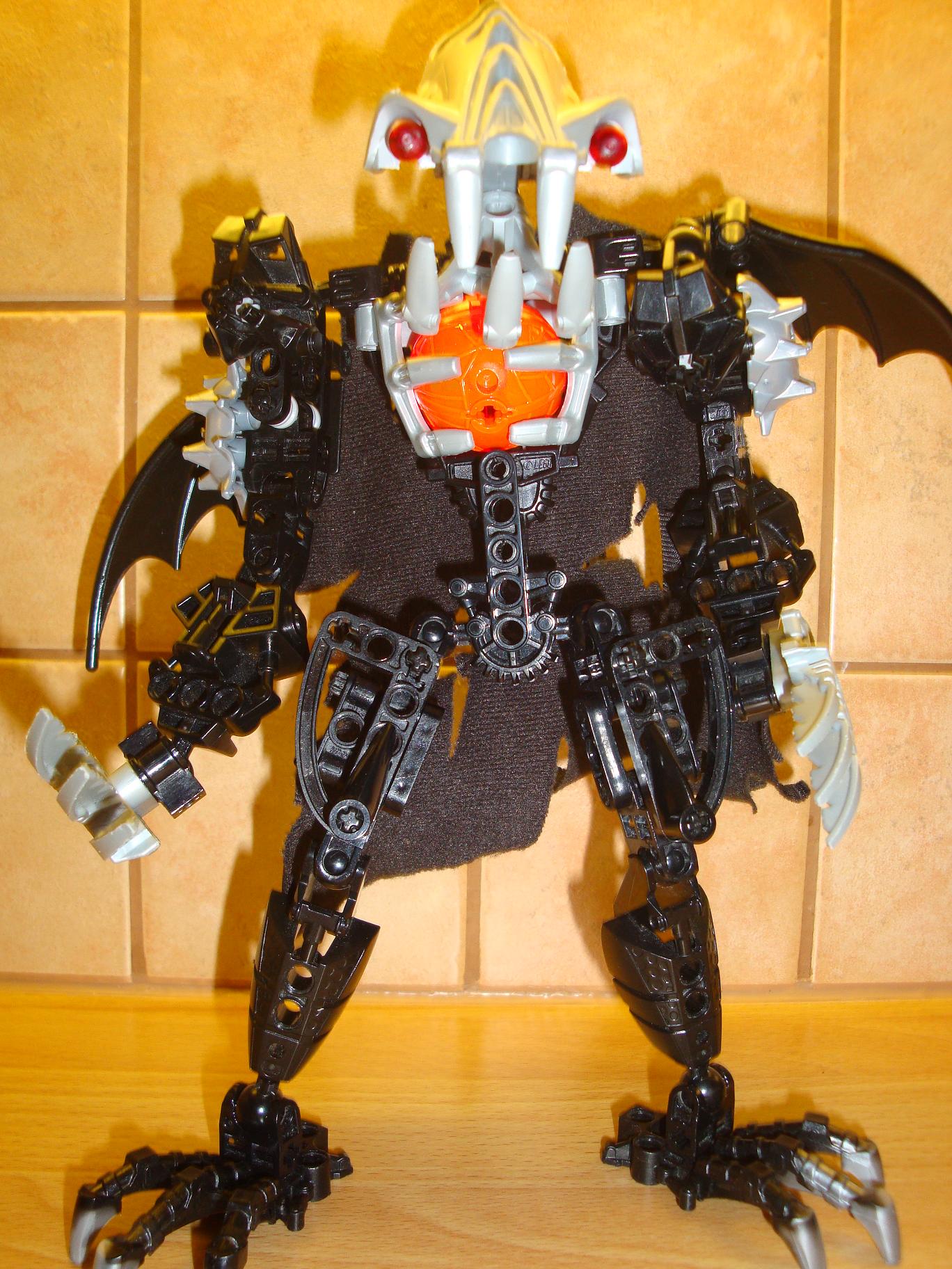 makuta_action2.jpg