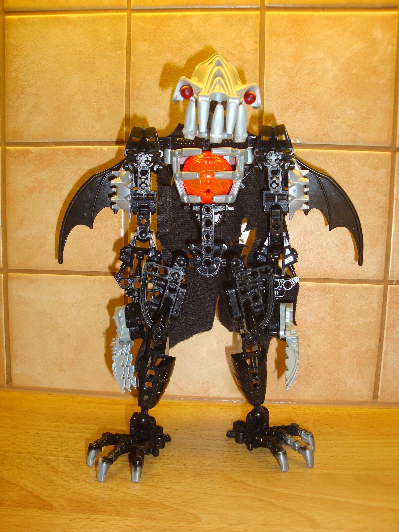 makuta_front.jpg
