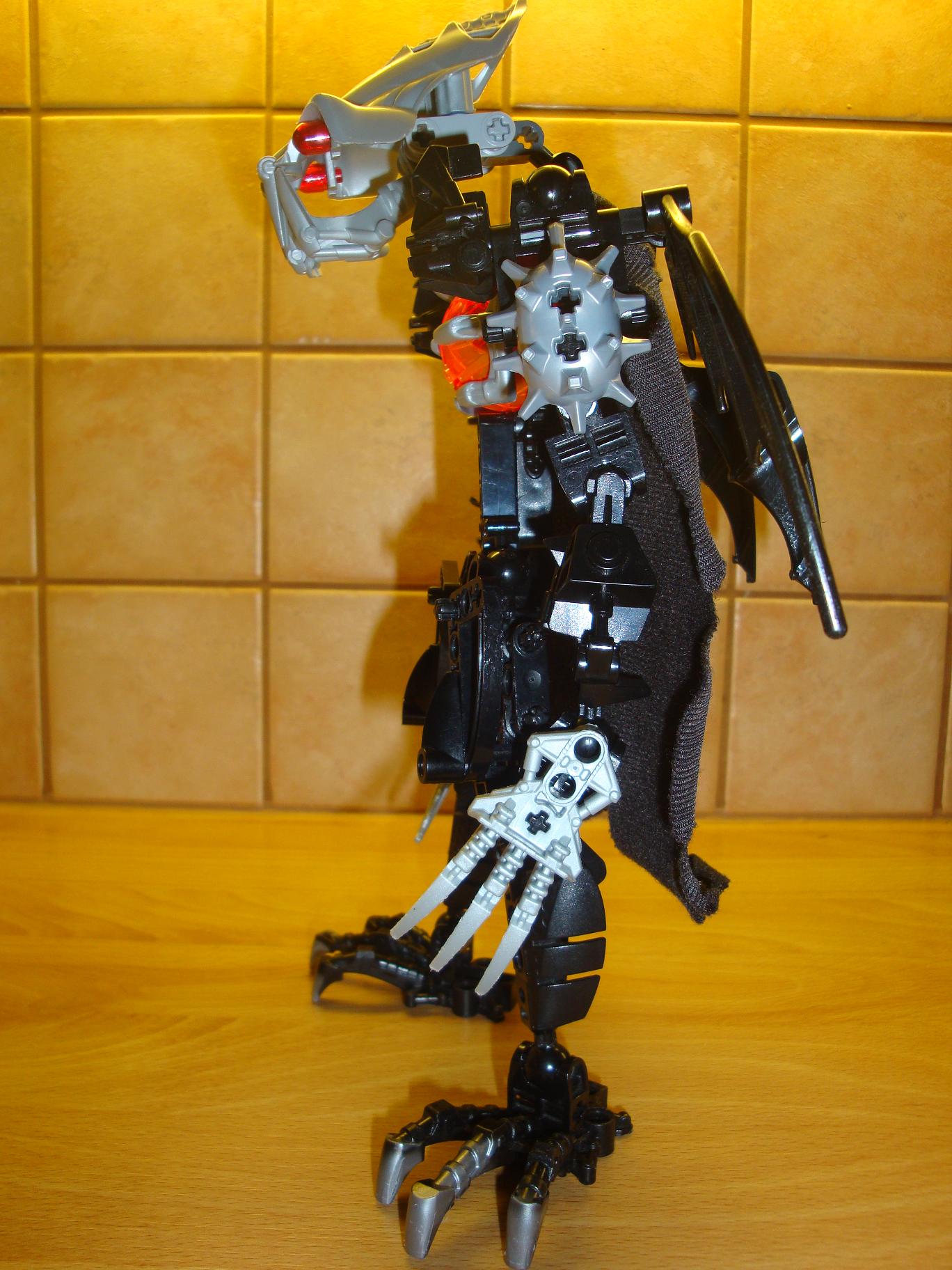 makuta_side.jpg