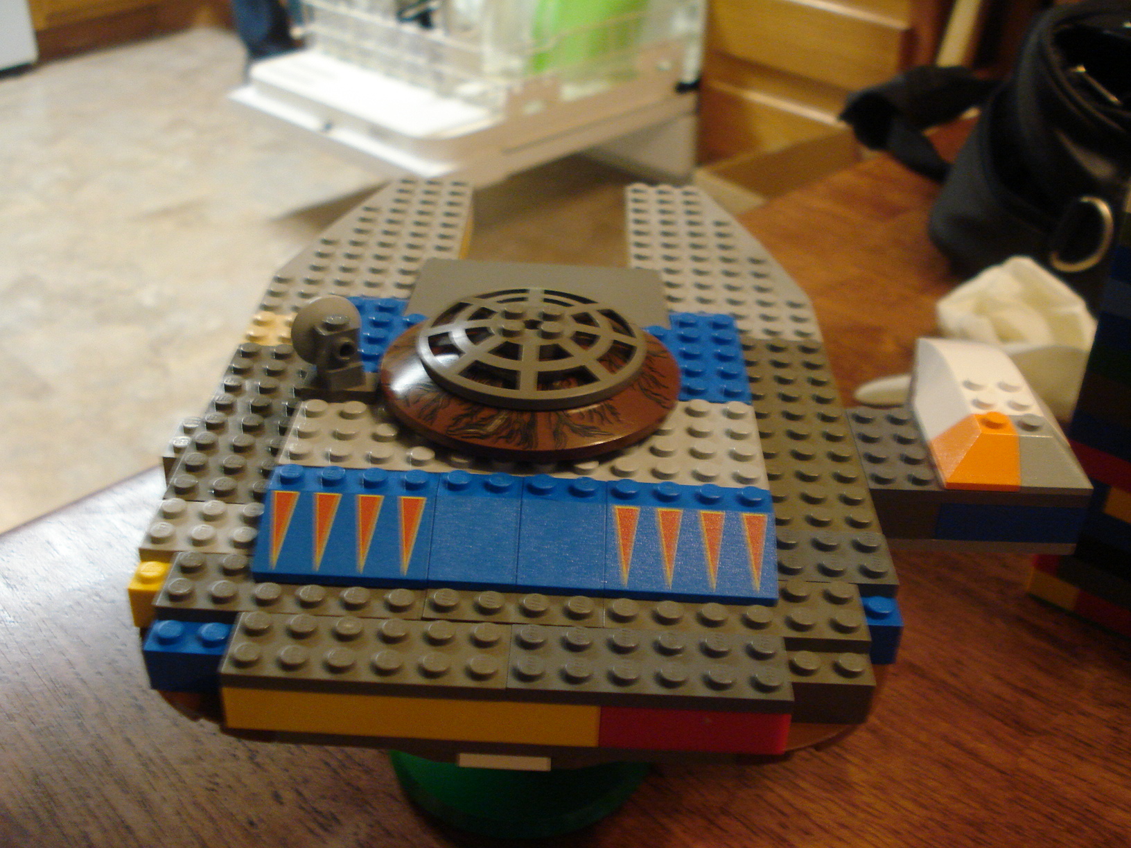 millenium_falcon_004.jpg