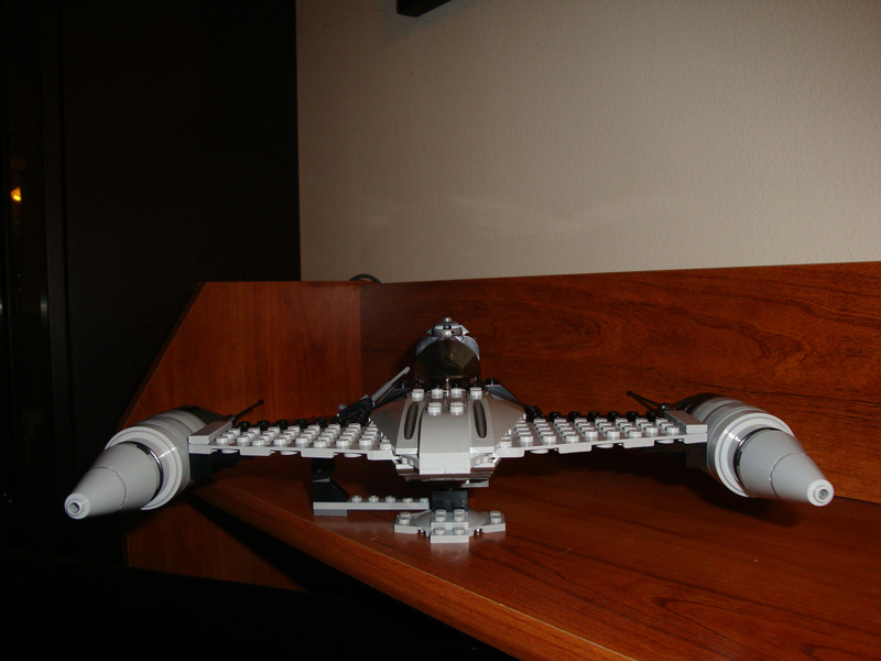 ryns_naboo_starfighter_front.jpg