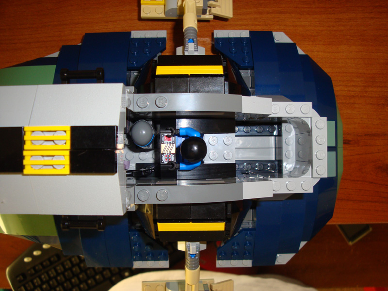 jango_fetts_slave_i_cockpit.jpg