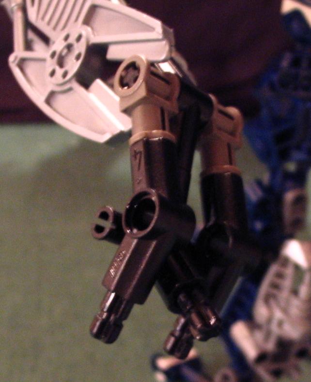 12-handclosed.jpg