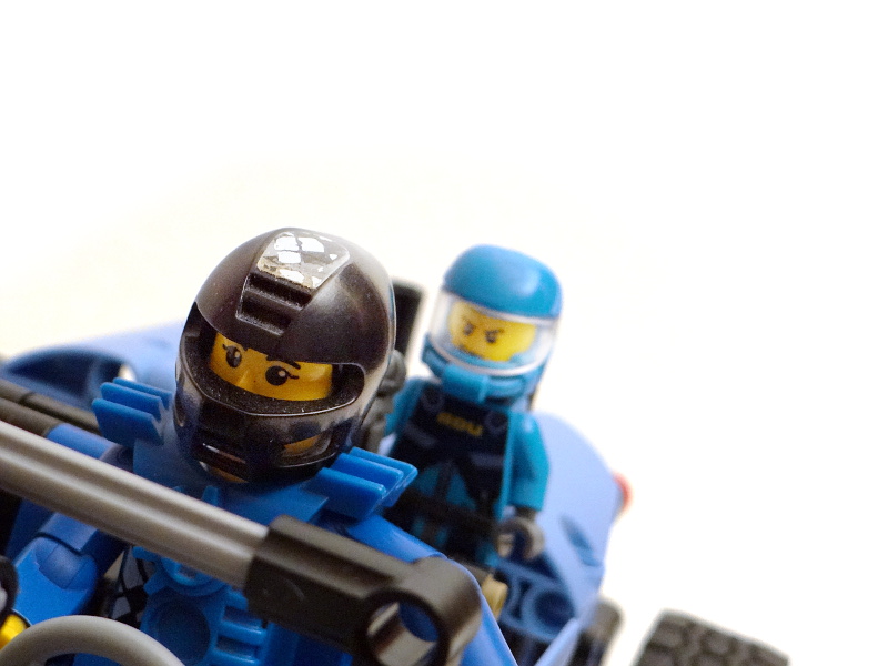 079_1.jpg