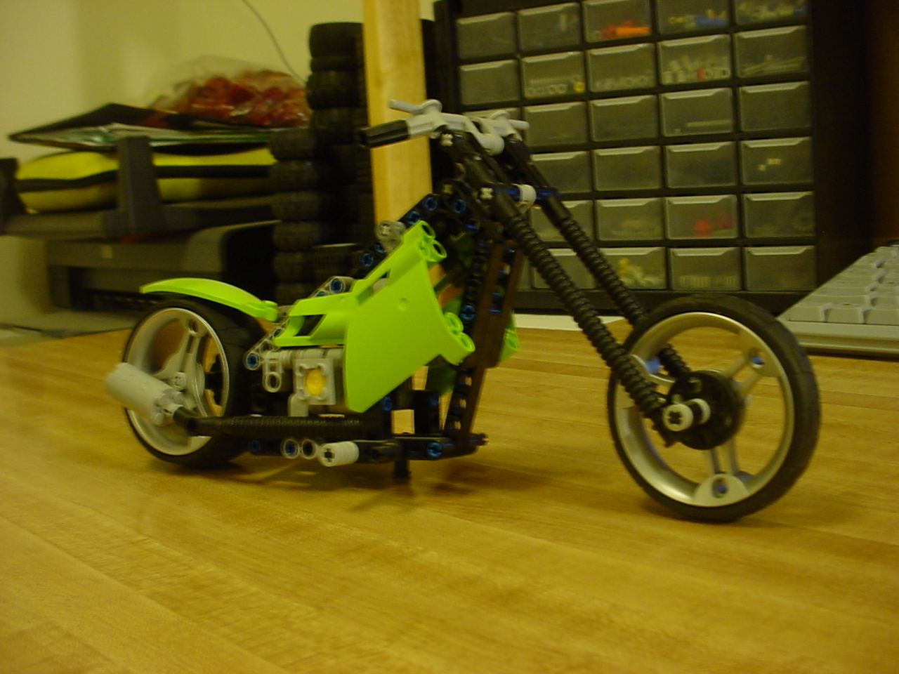 green_motorcycle__chopper_2.jpg