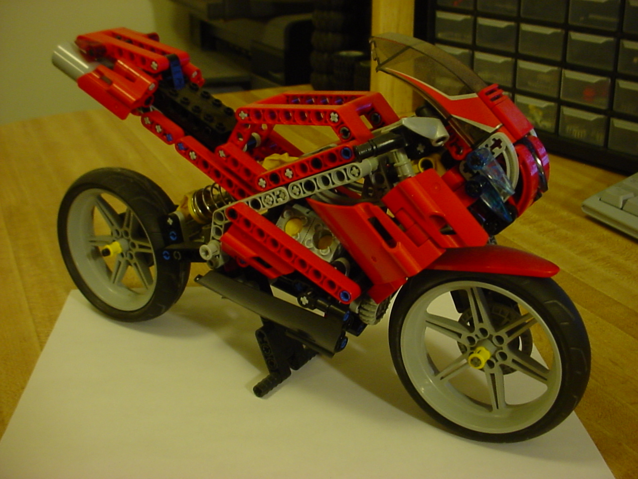 large_red_sportsbike__superbike_2.jpg