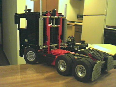 black_semi_tractor_3.jpg