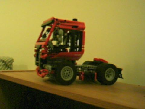 short_red_semi_tractor.jpg