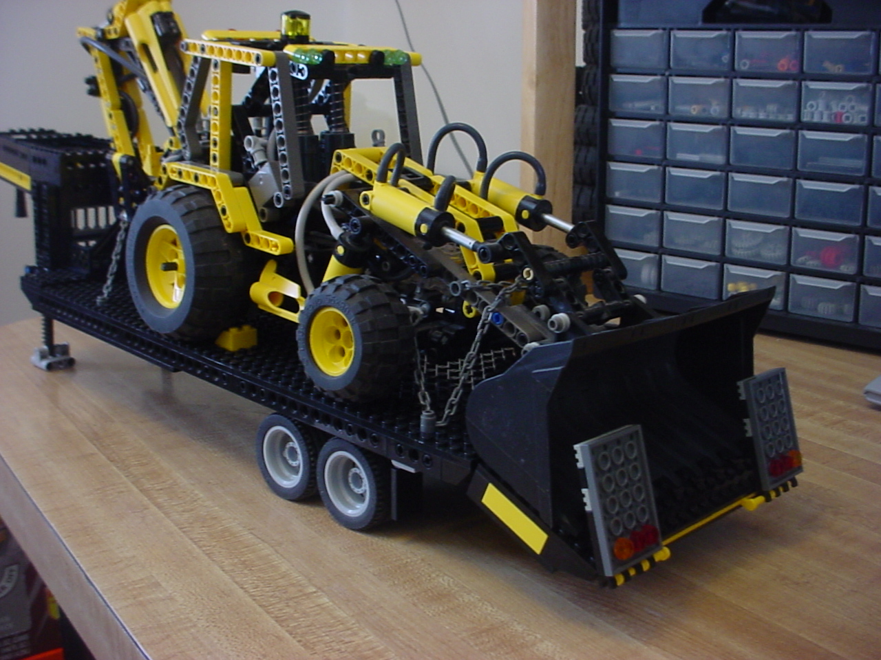 5th_wheel_trailer_completed_with_8455.jpg