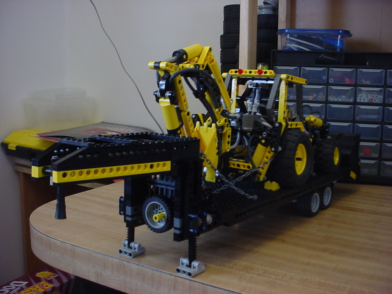 5th_wheel_trailer_completed_with_8455_2.jpg