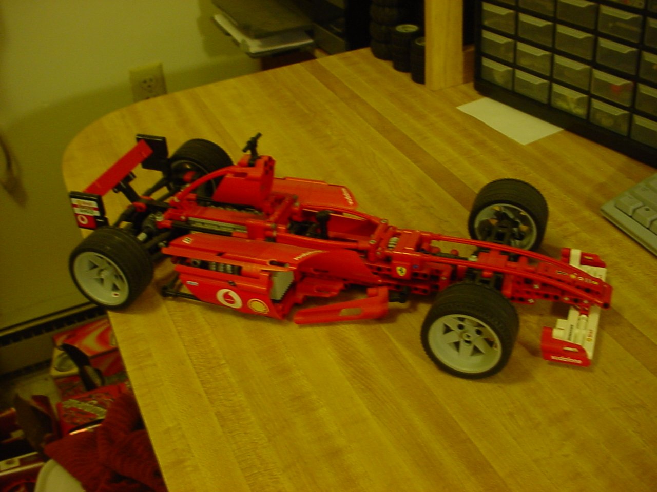 ferrari_f1_2.jpg