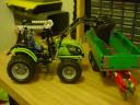 8284_tractor_with_bucket_2.jpg