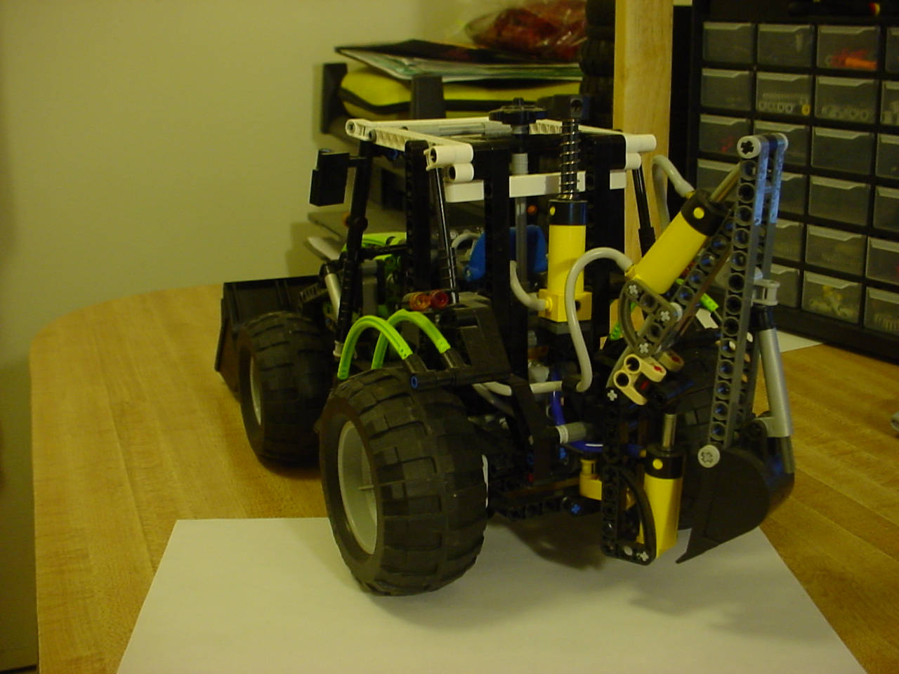tractor_with_buckets_3.jpg