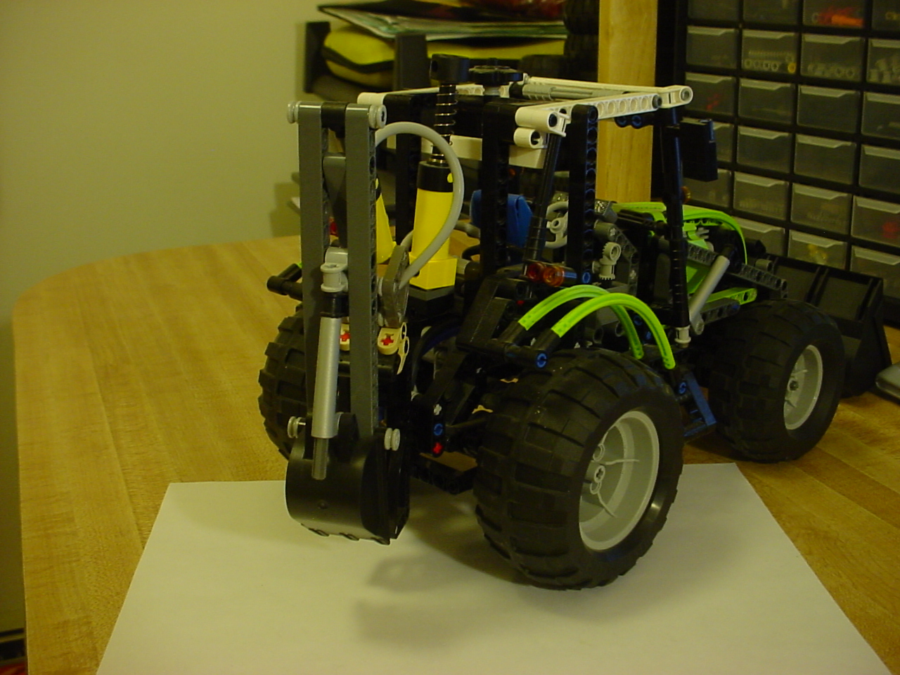 tractor_with_buckets_4.jpg