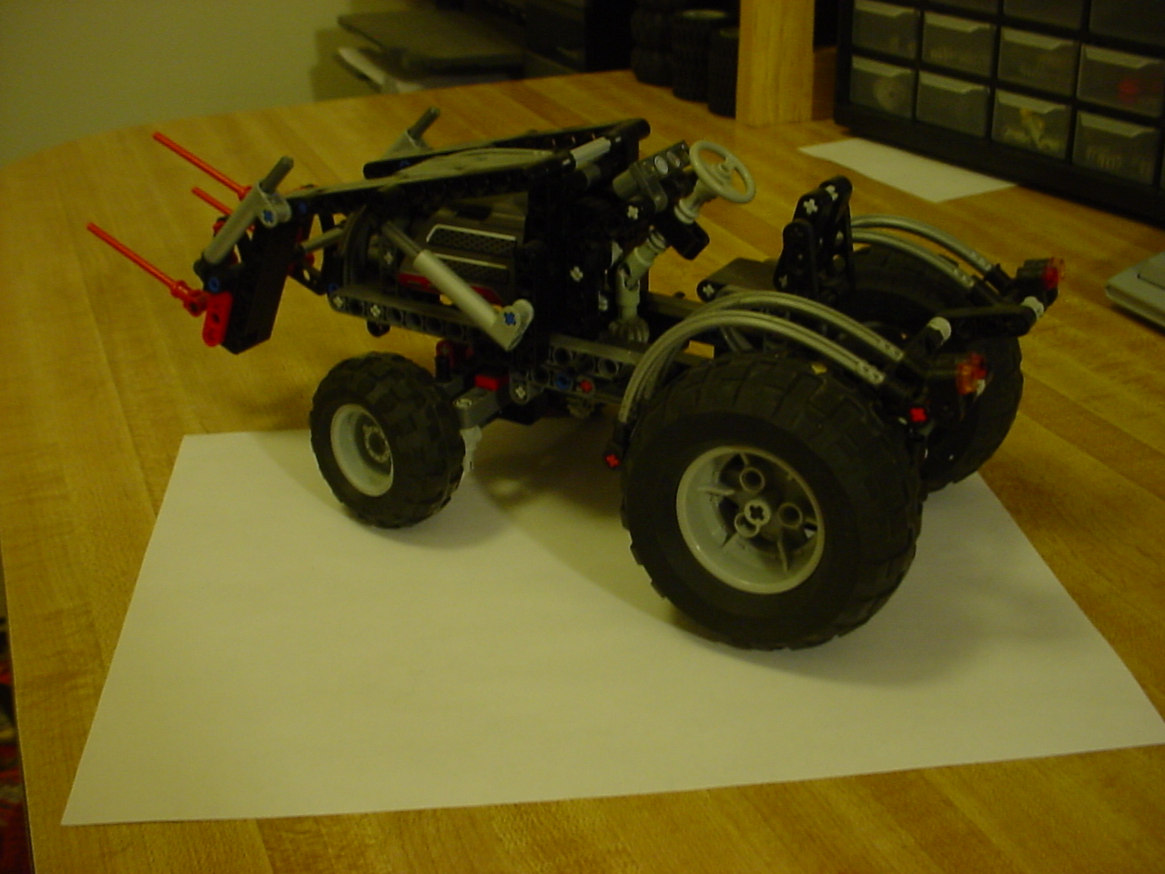 tractor_with_forks_2.jpg