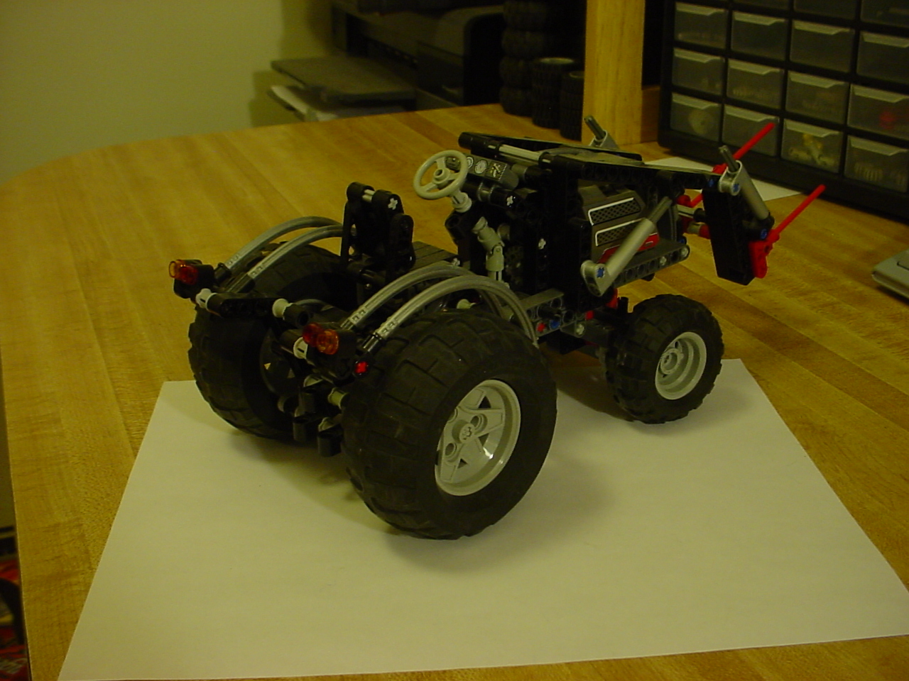 tractor_with_forks_3.jpg