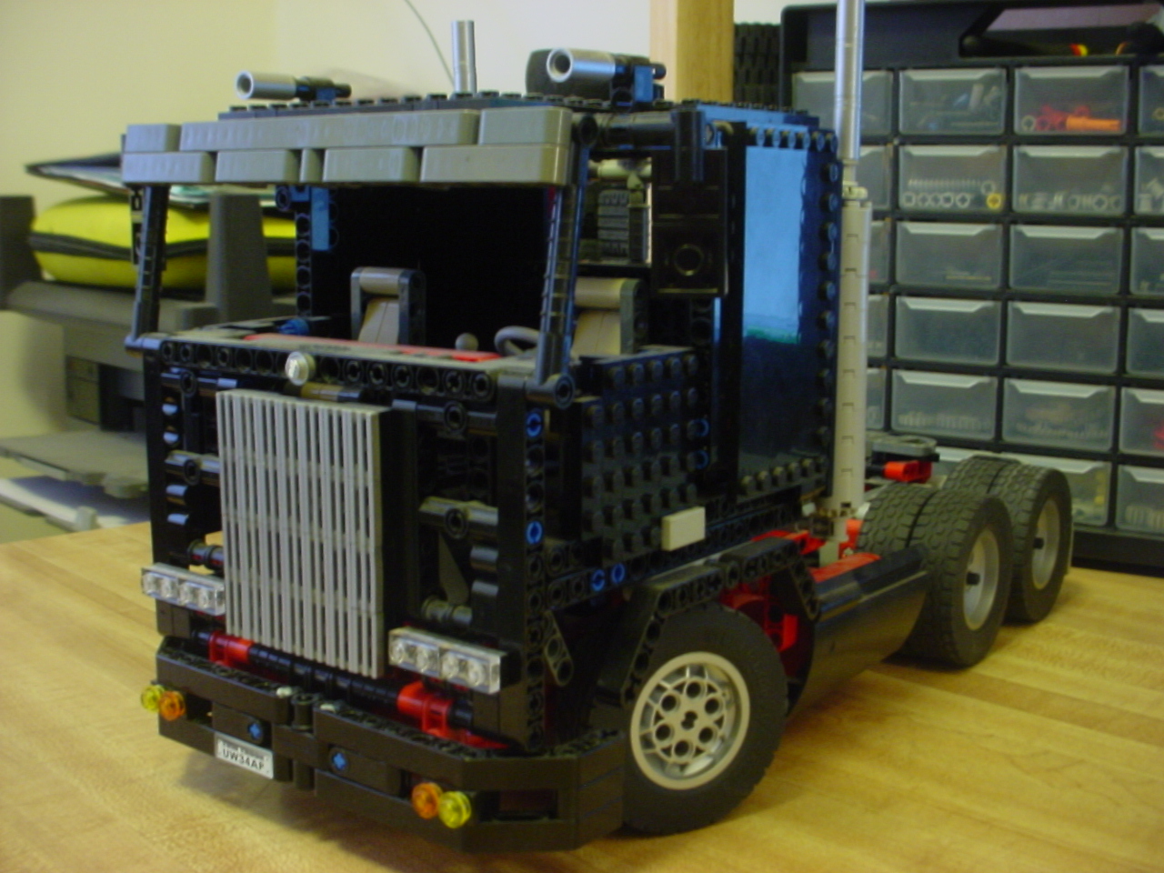 8285_semi_tractor_truck5.jpg