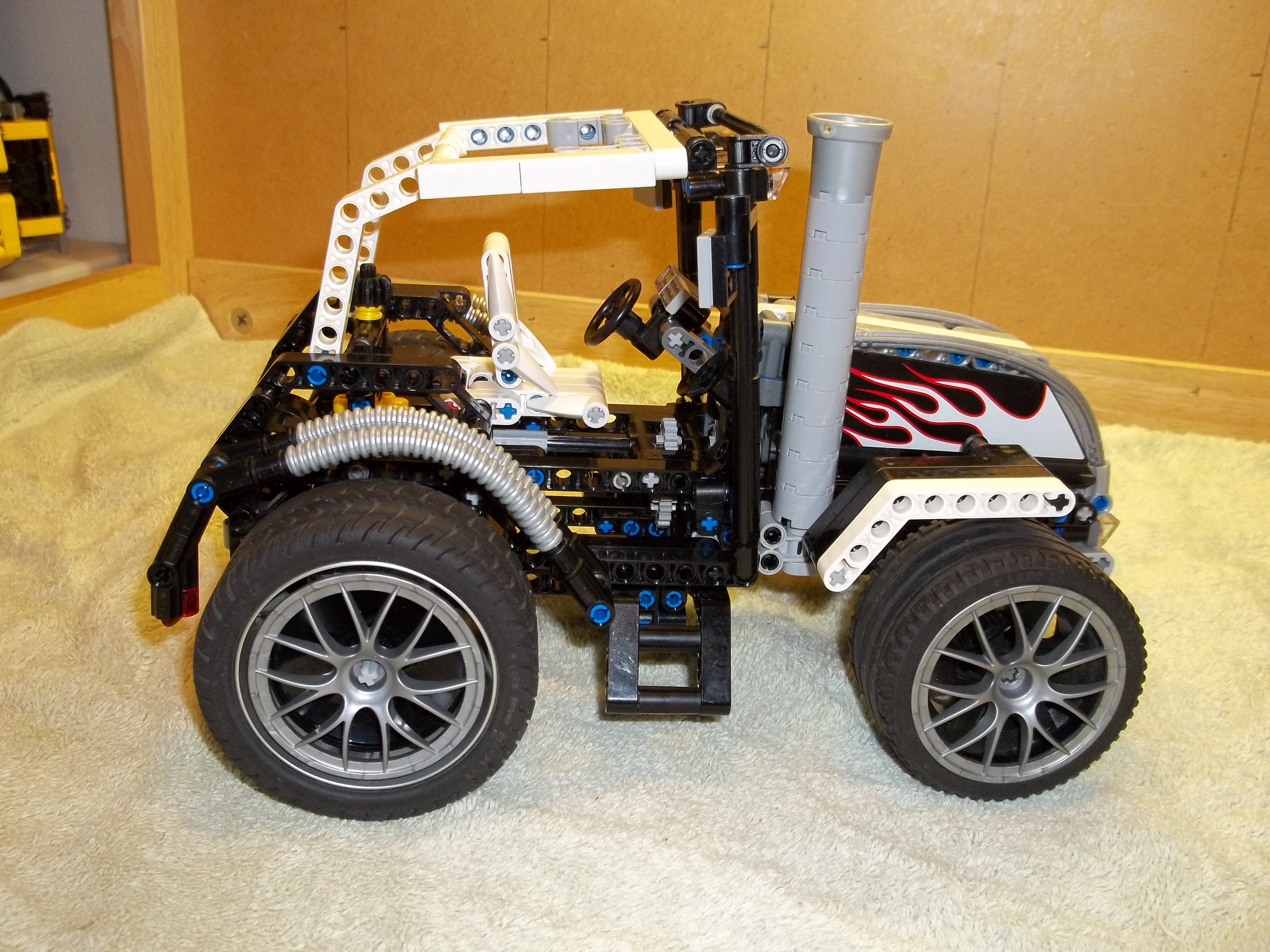 lowride_tractor_2.jpg