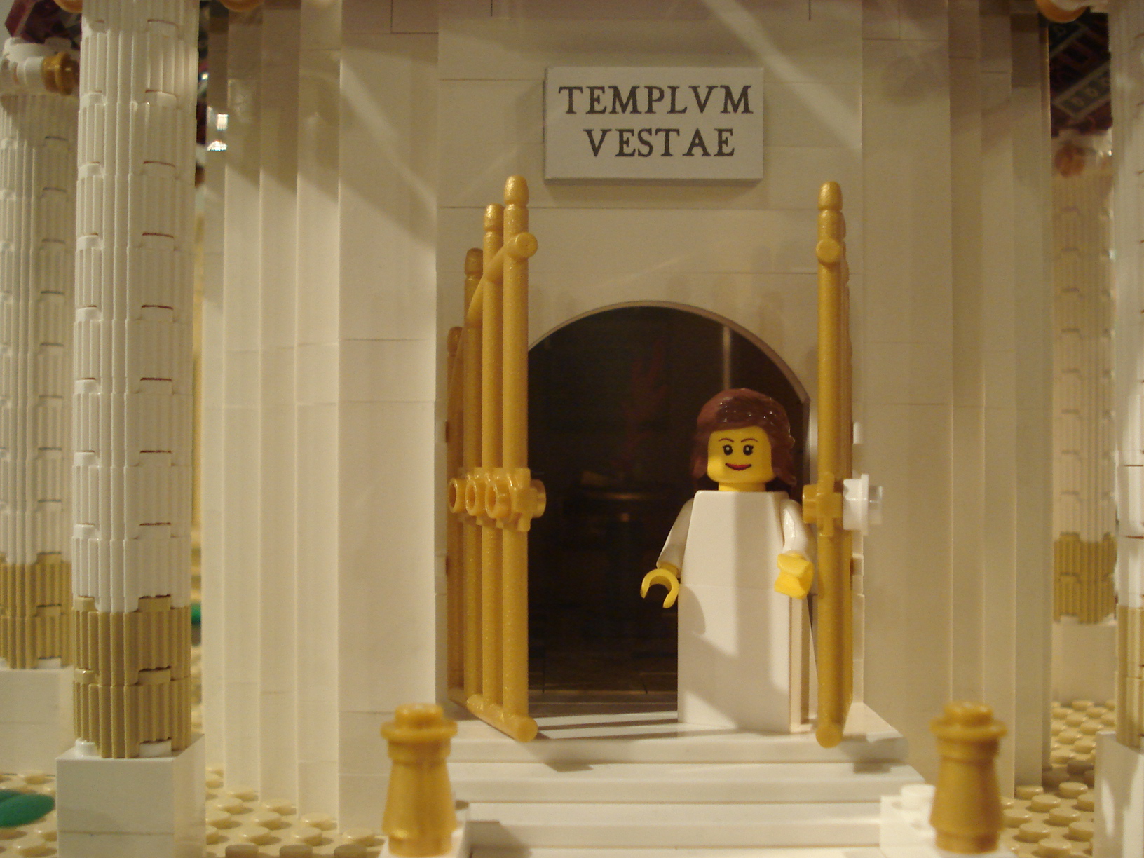 738-templum_vestae.jpg