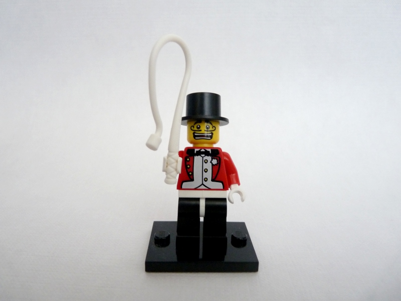 3minifig.jpg
