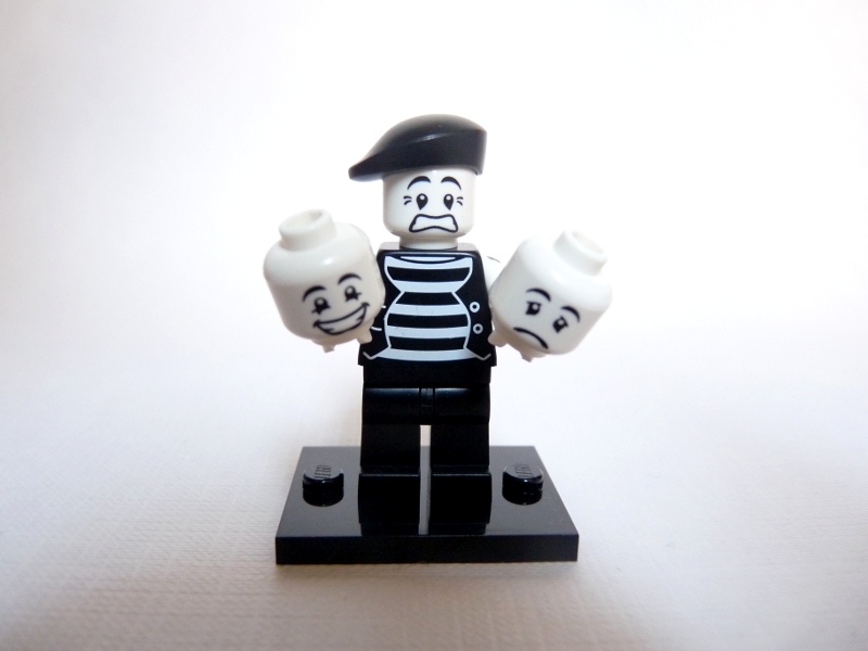 9minifig.jpg