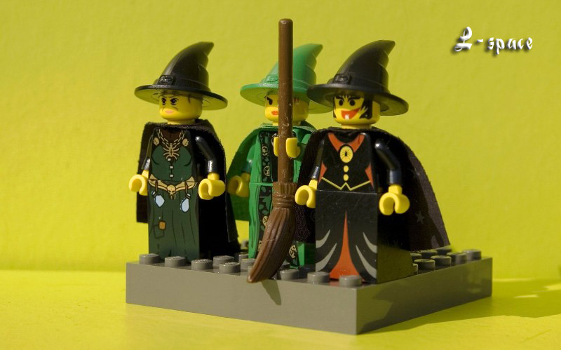 01_witches.jpg