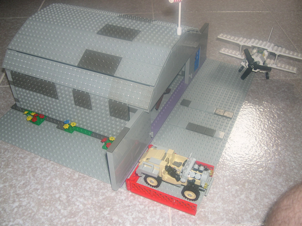 hangar_03.jpg