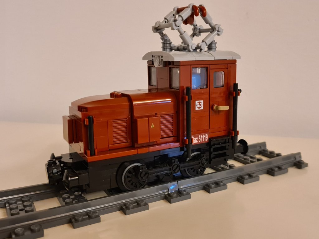 qaz51119-001.jpg