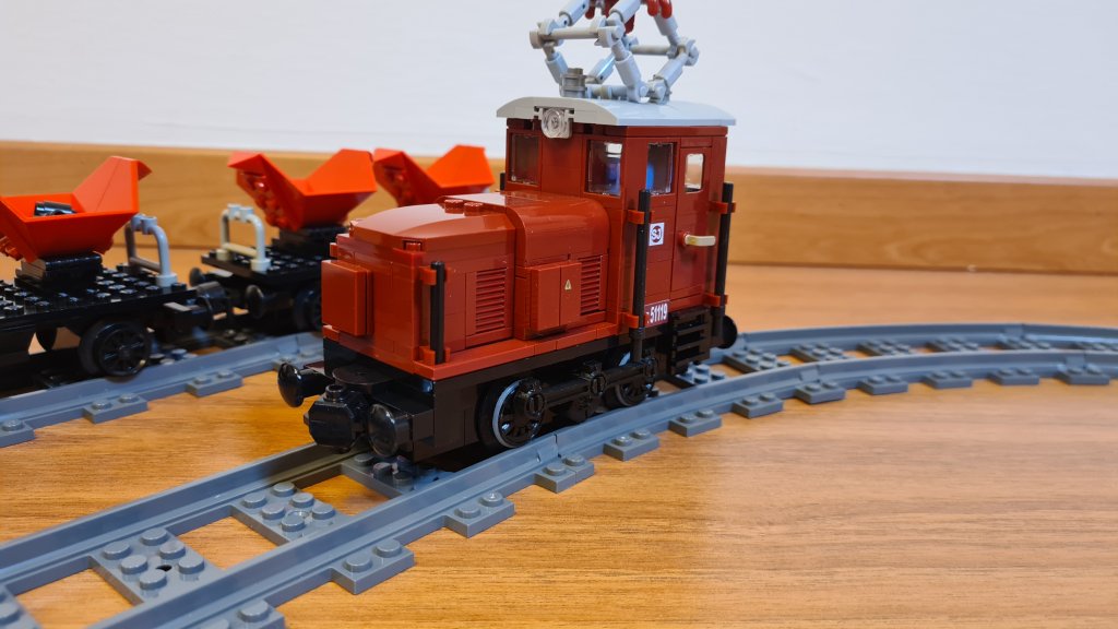 qaz51119-006.jpg