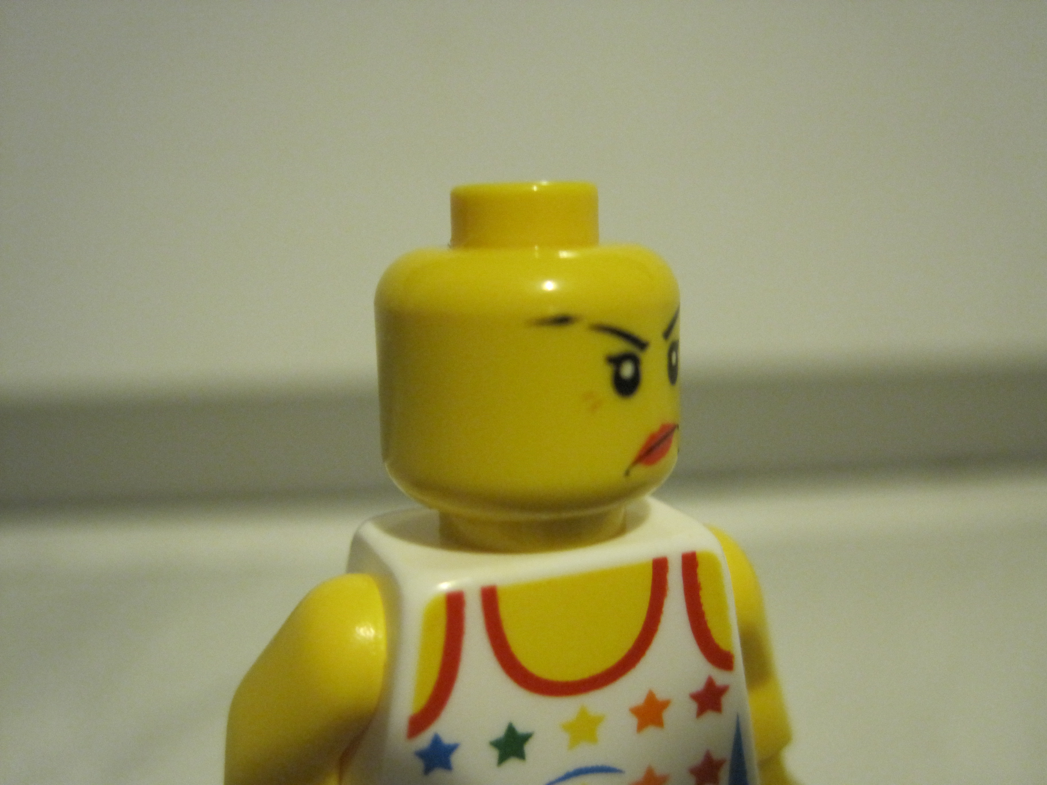 minifig_head_queen_misprint.jpg