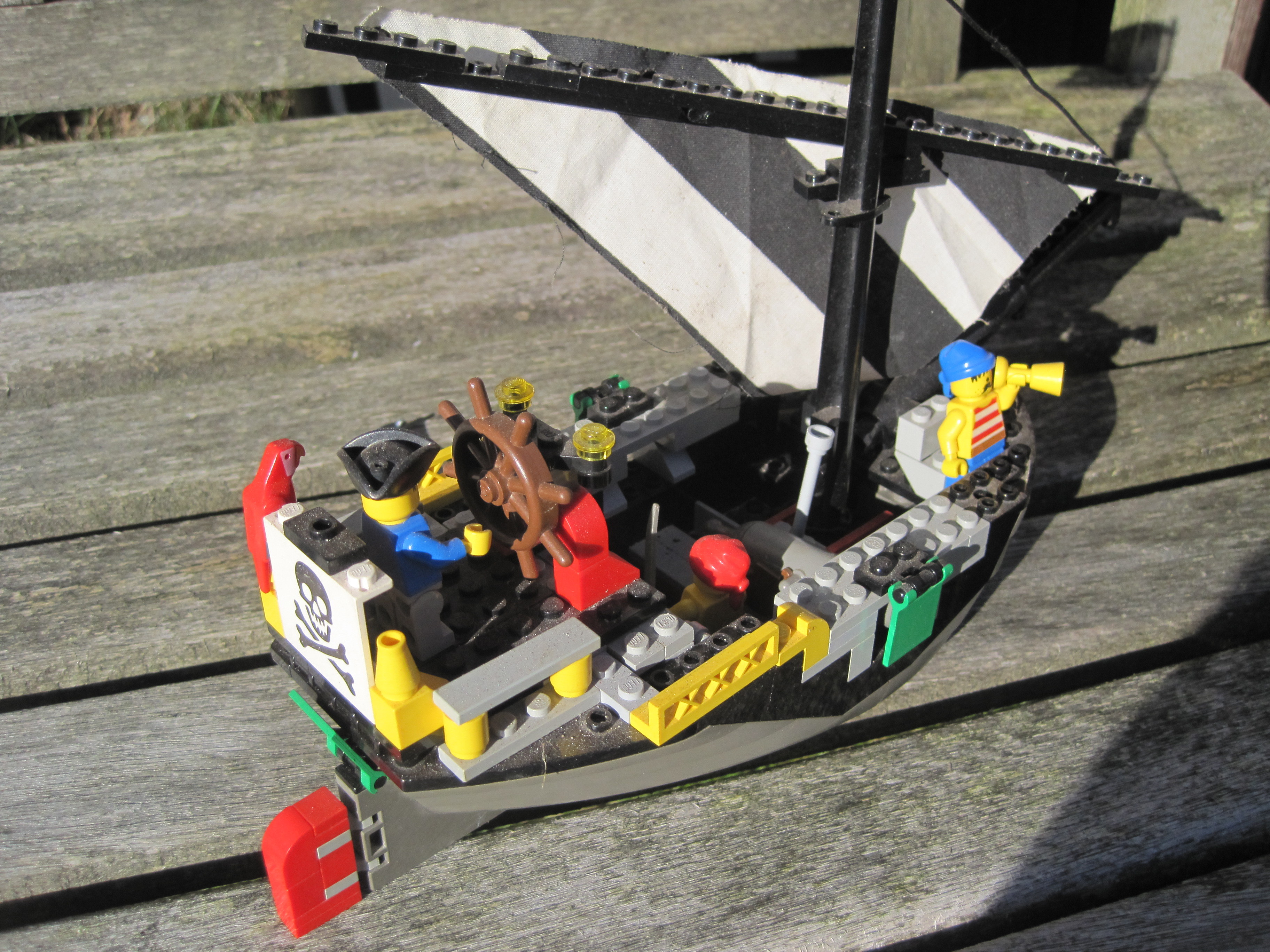 little_pirate_ship-2.jpg