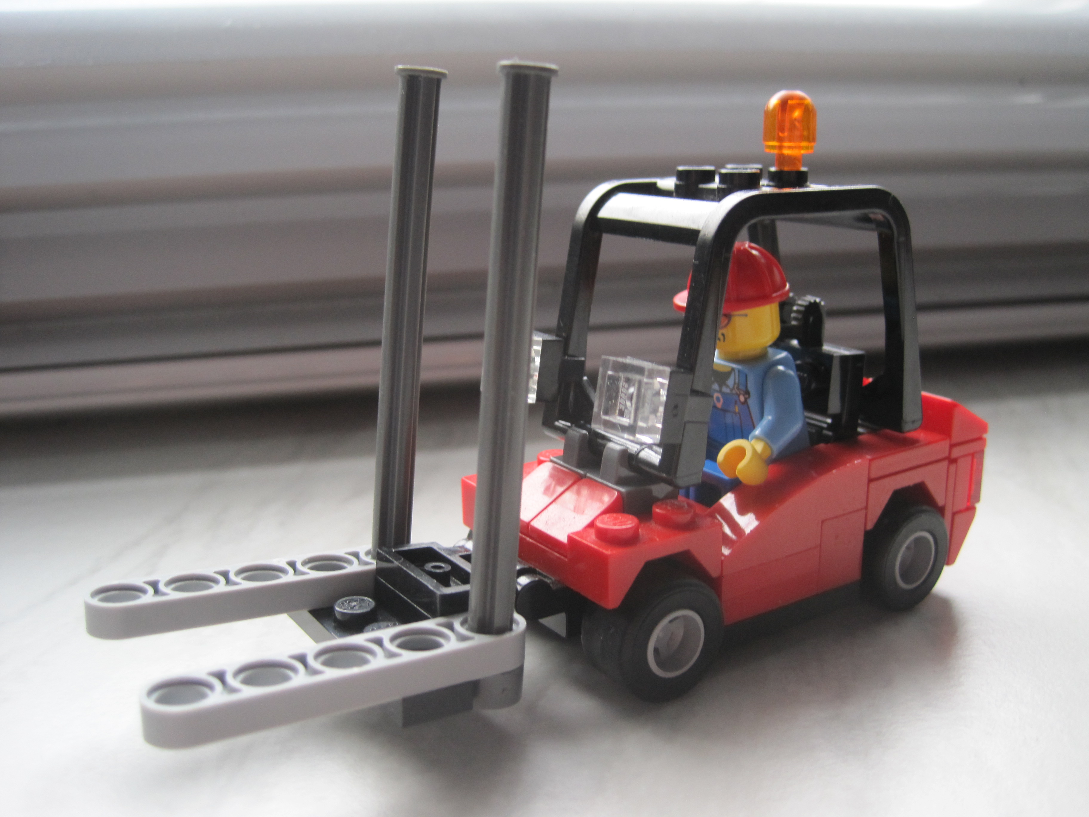 forklift_001.jpg