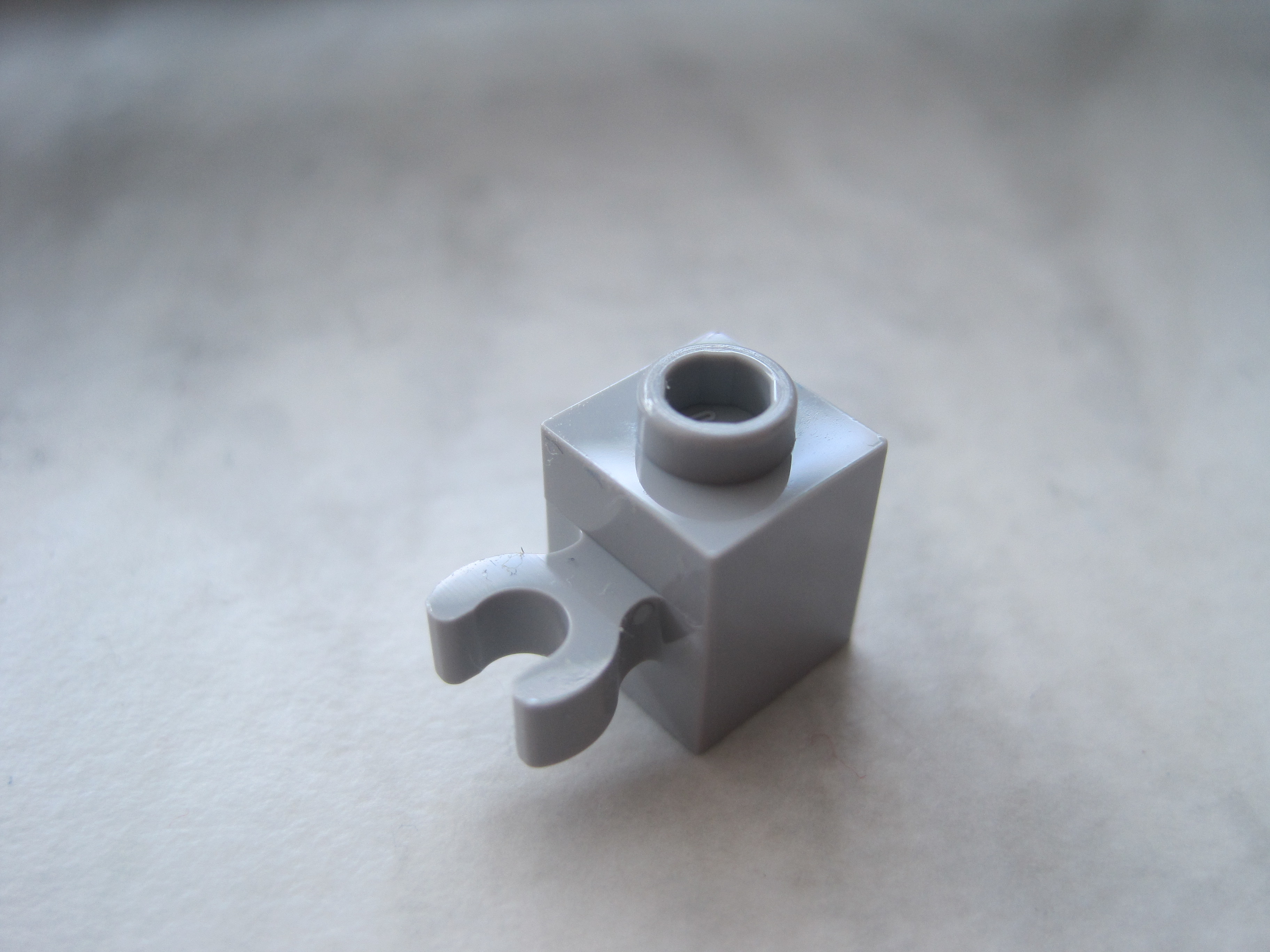 new_1x1_brick_with_clip.jpg