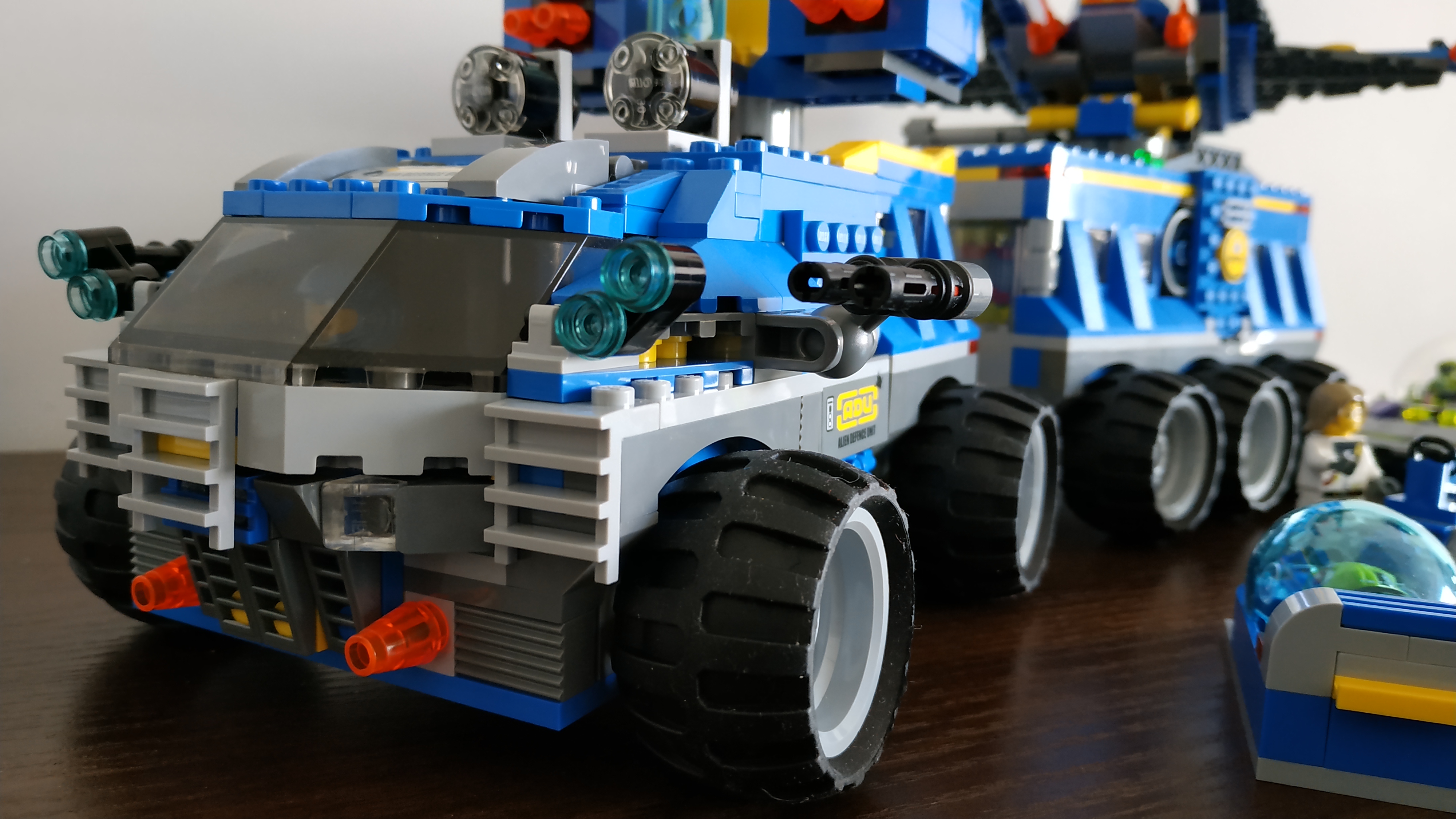 7066_16x9_04.jpg