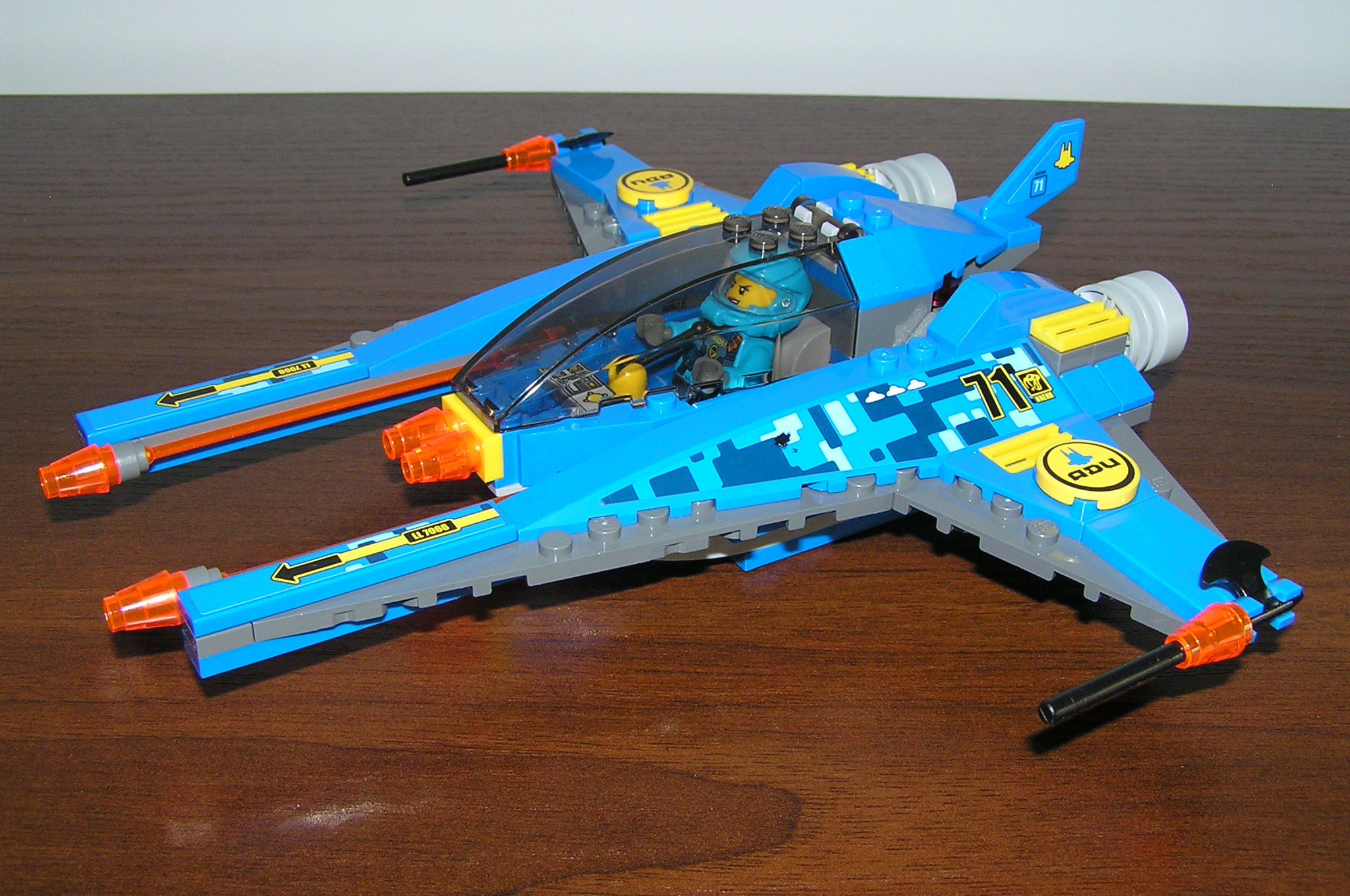 7066_zoom_14.jpg