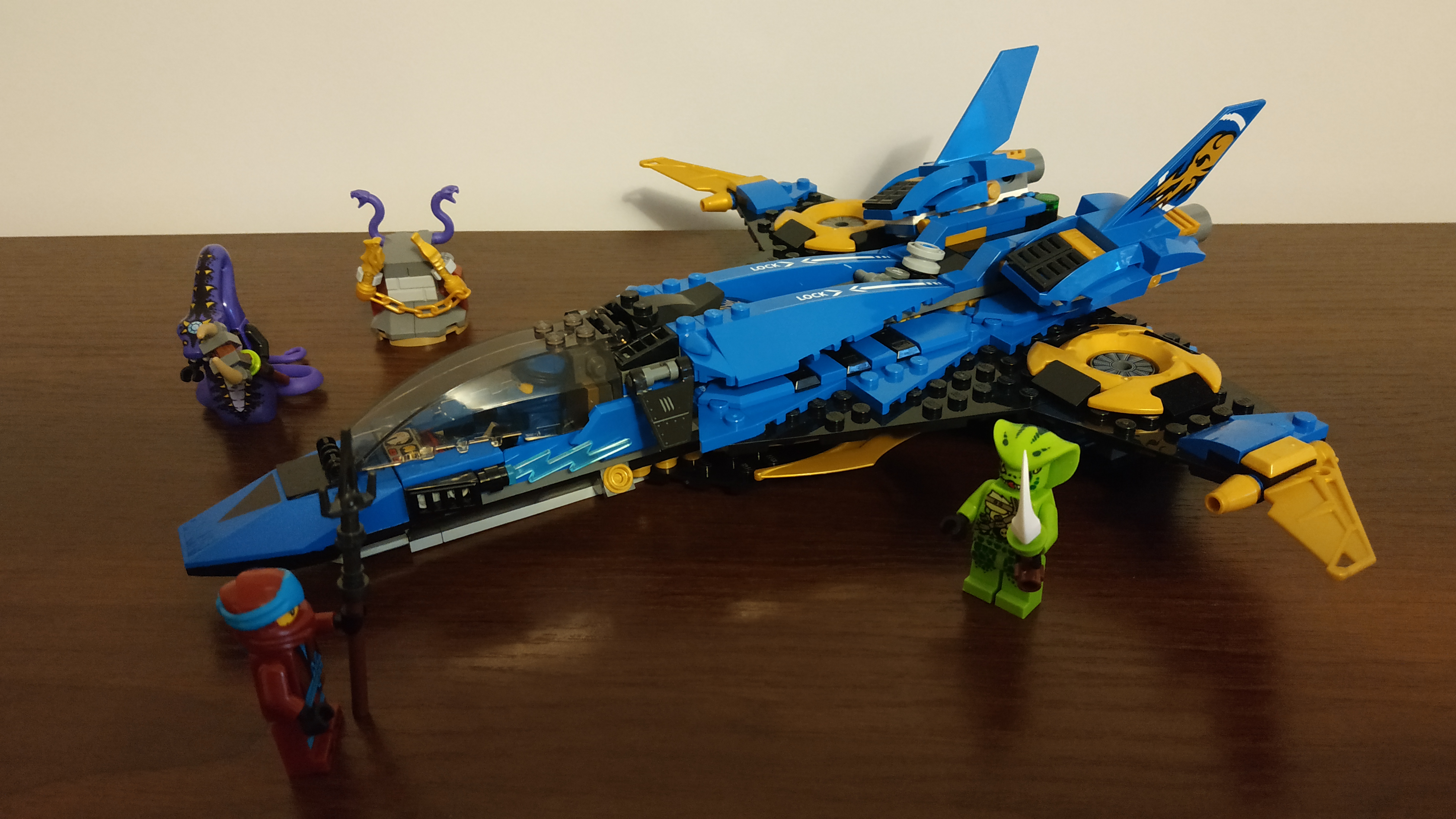 70668_01.jpg