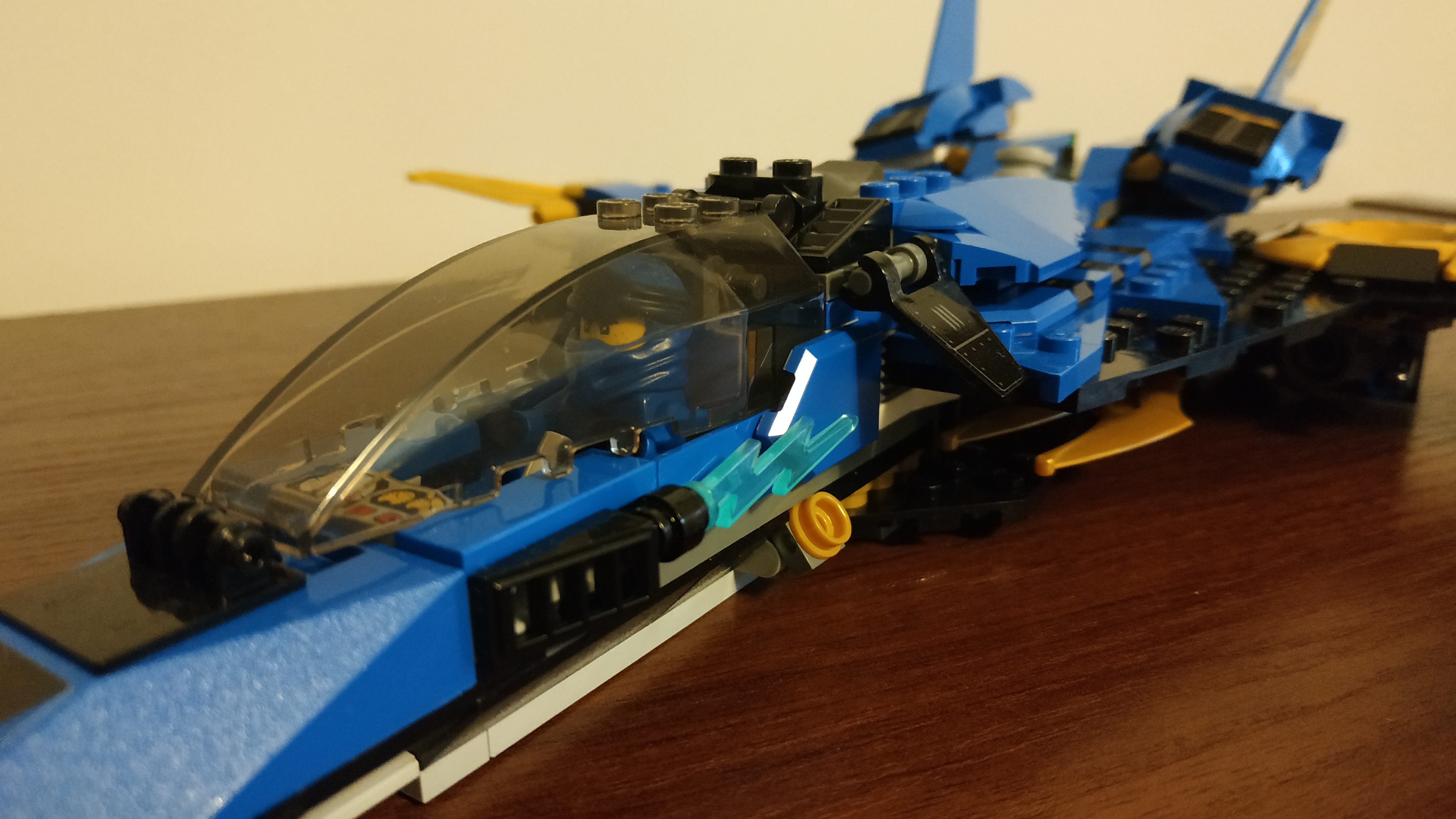 70668_07.jpg
