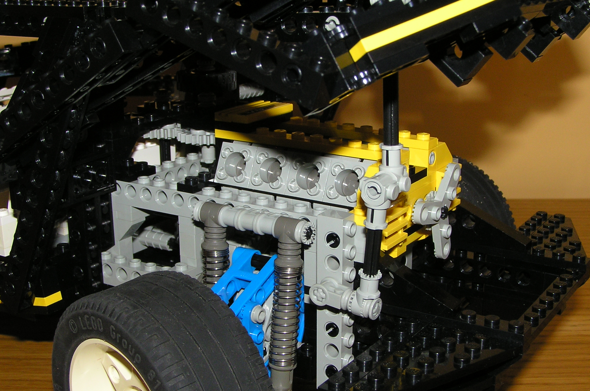 8880_zoom_2.jpg