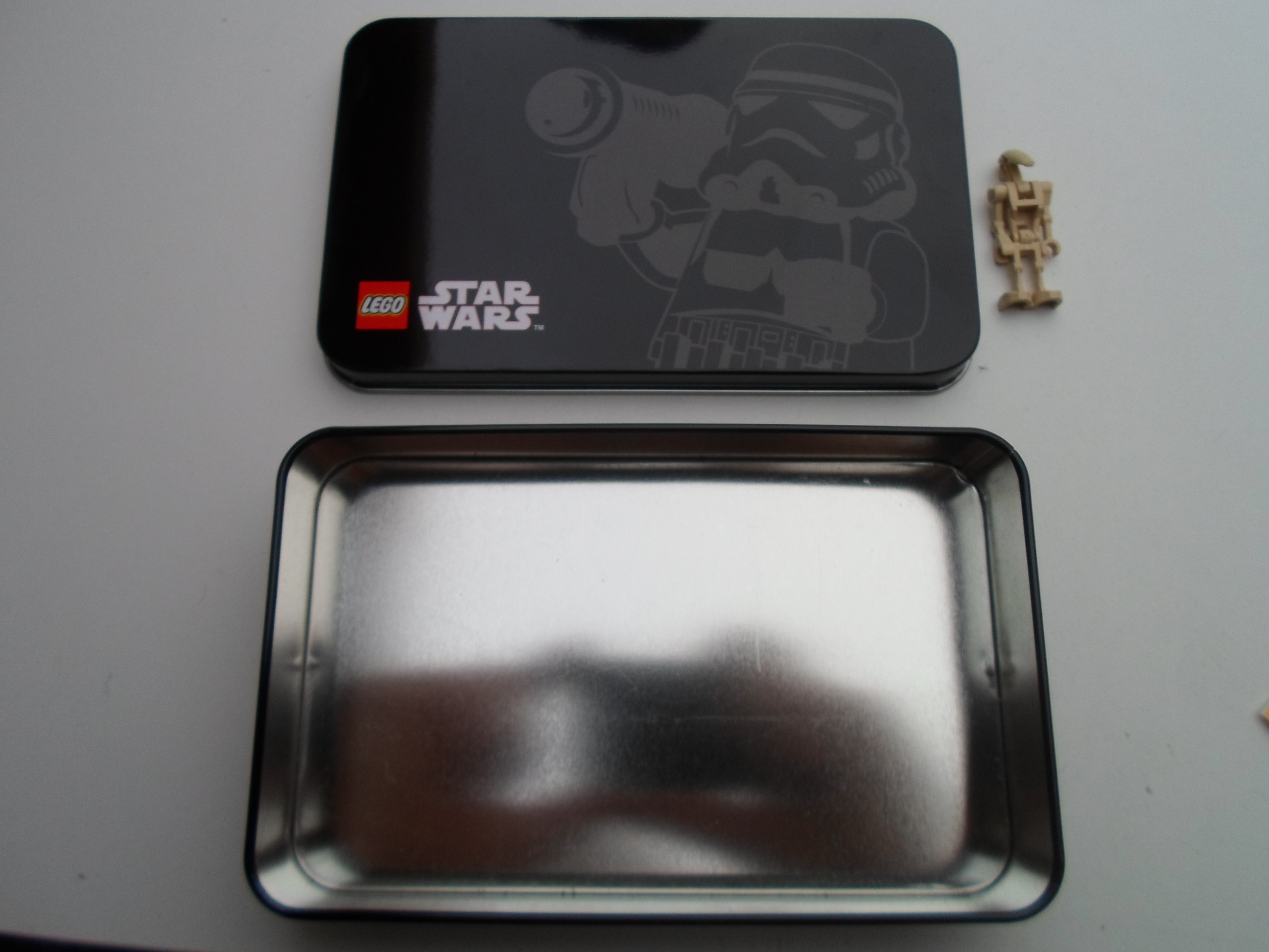 star_wars_stormtrooper_steelbox_2.jpg