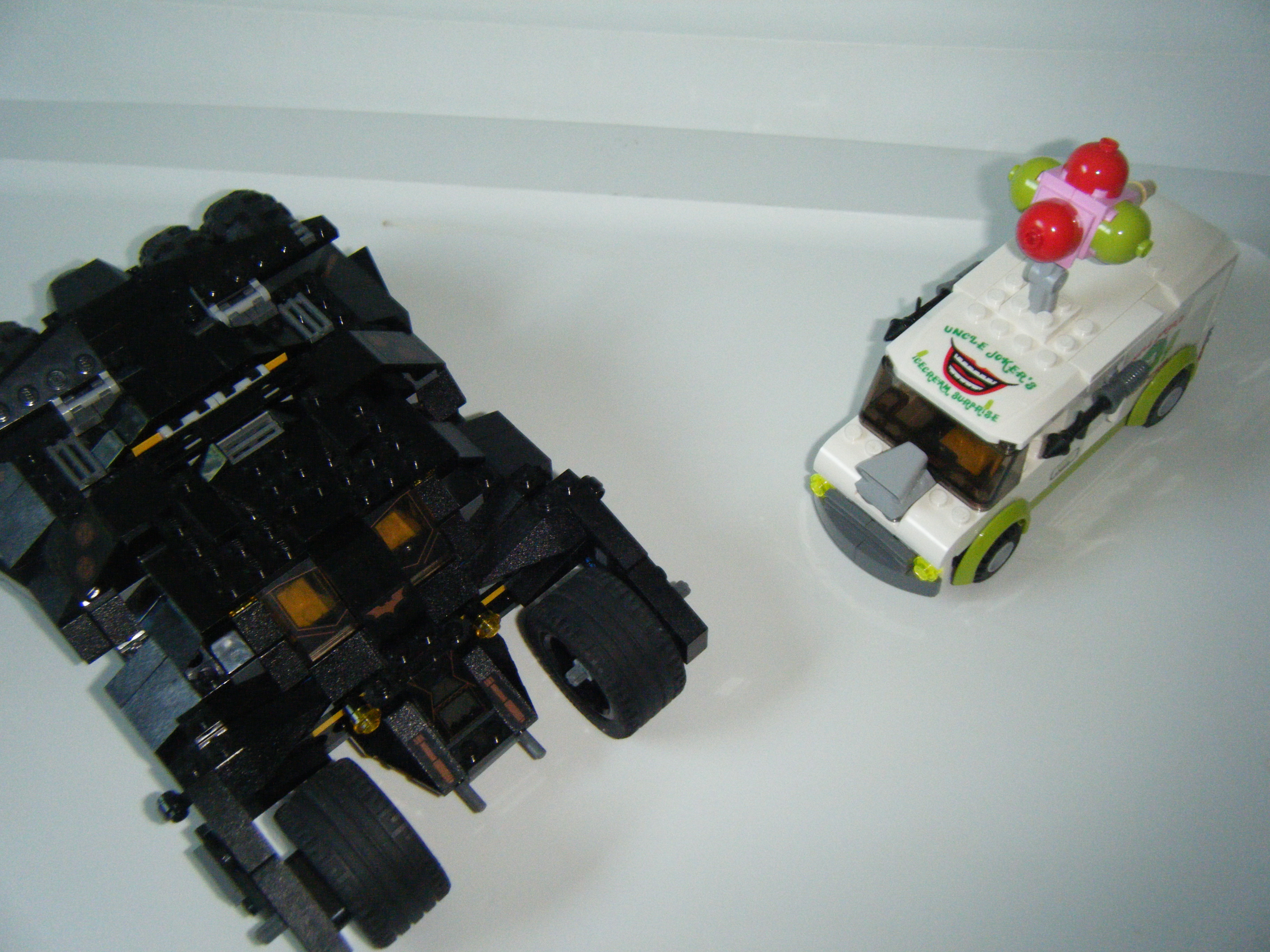 lego_tumbler_jokers_ice_cream_truck_001.jpg