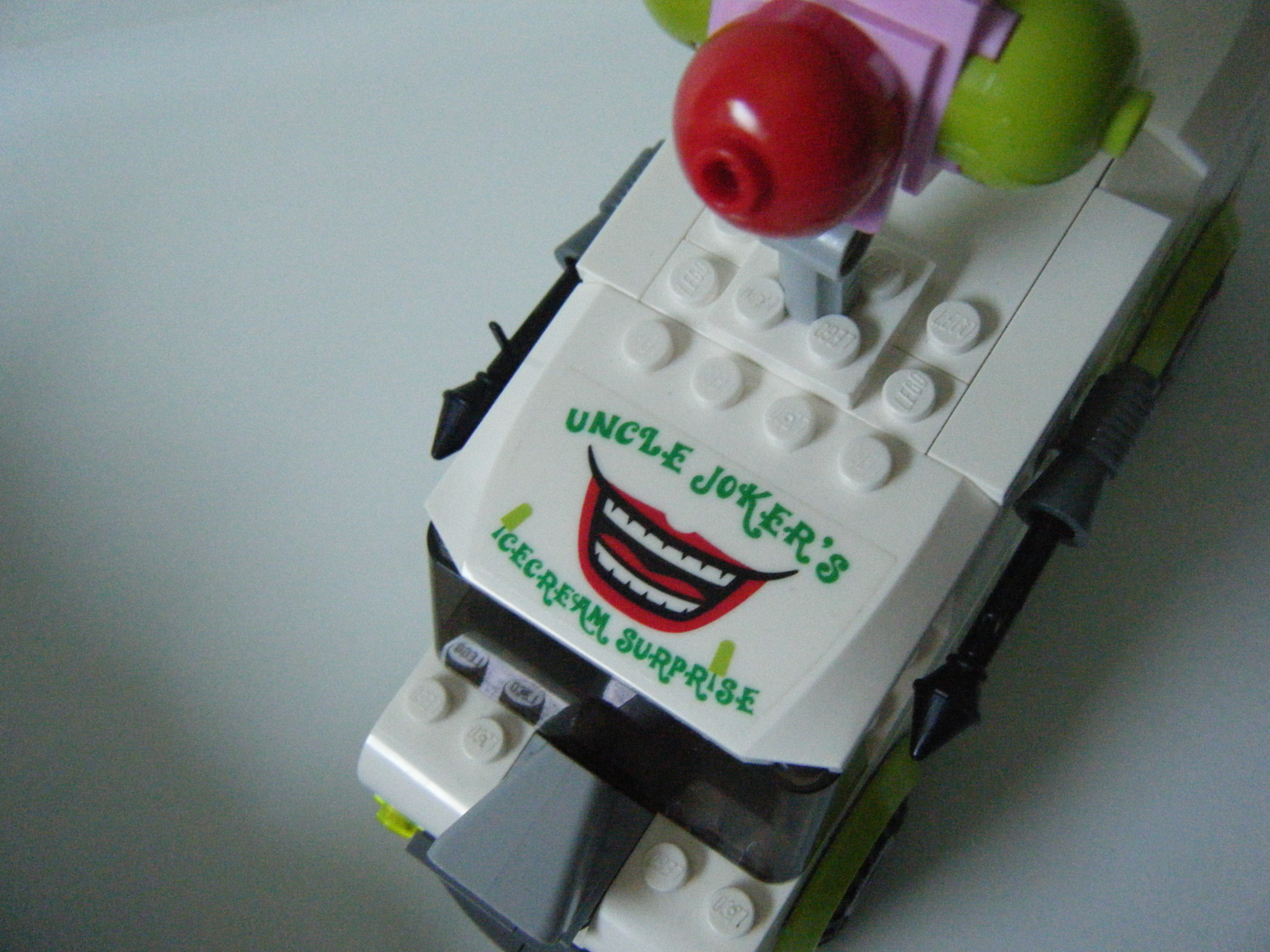 lego_tumbler_jokers_ice_cream_truck_004.jpg