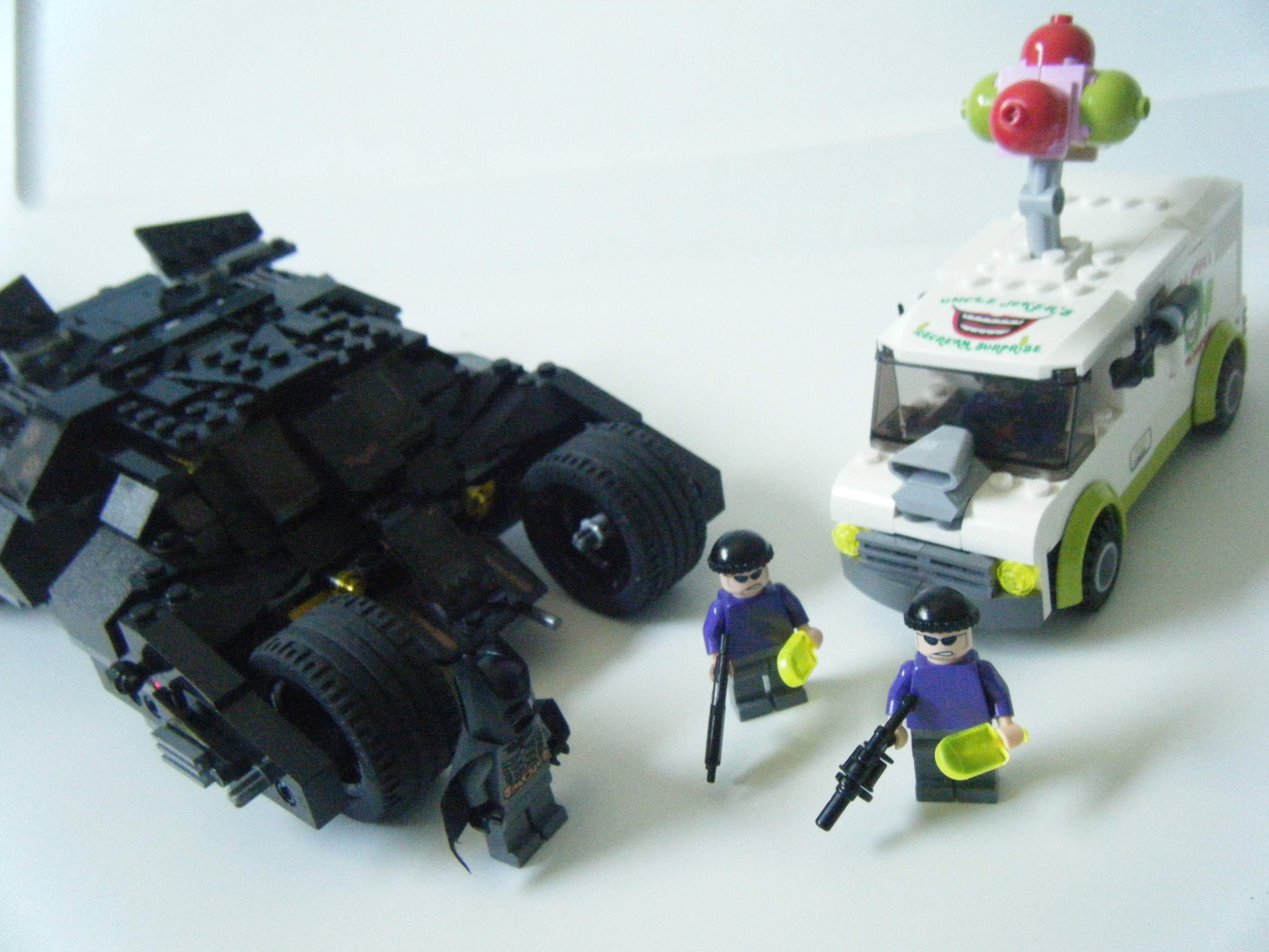 lego_tumbler_jokers_ice_cream_truck_014.jpg