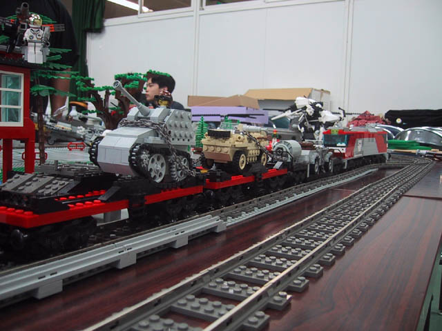 tank-train01tz.jpg