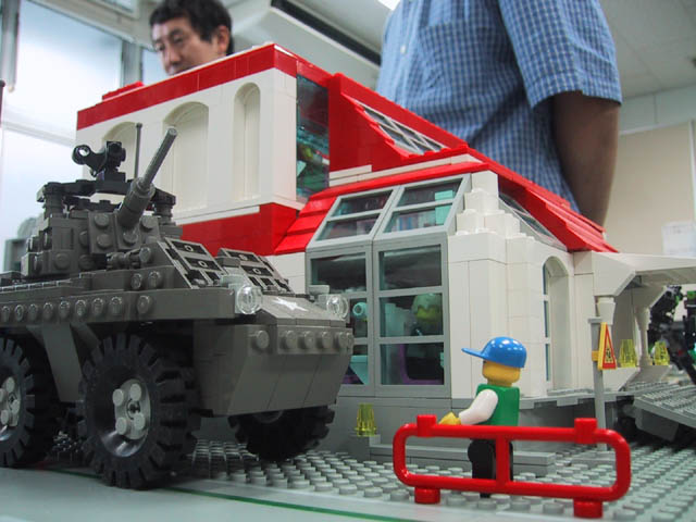 tank_in_city02tz.jpg