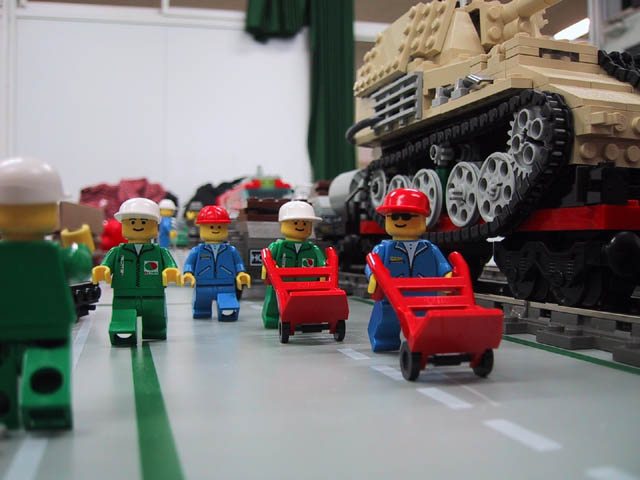 trainstaff01tz.jpg