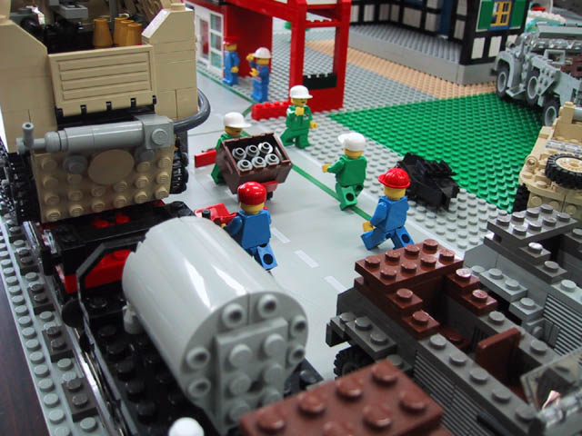 trainstaff02tz.jpg