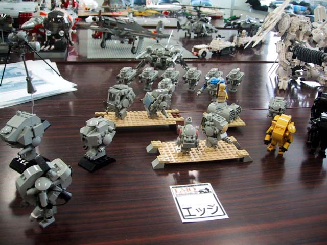 mini-suits3.jpg